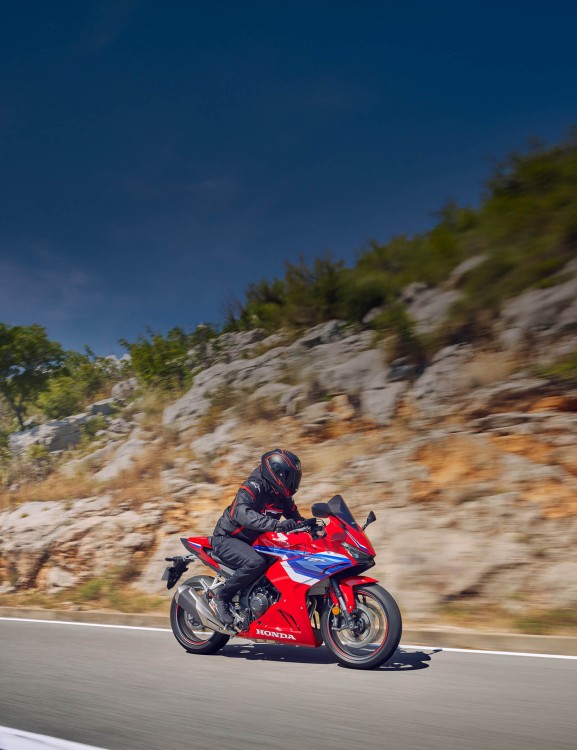 Aggresive New Supersport Style