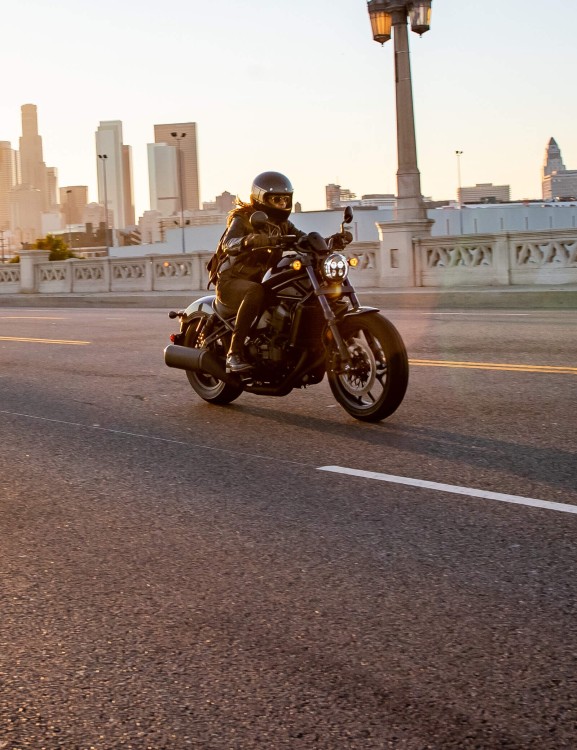 cmx1100-product-page-hero-mobile-1600x2080-v2