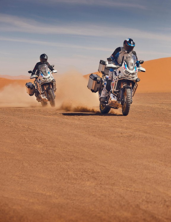 crf1100l-africa-twin-adventure-sports-product-page-hero-mobile-1600x2080-v2