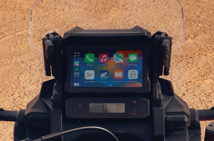 TFT Touch Screen with Apple’s CarPlay™ and Android Auto TFT Touch Screen with Apple’s CarPlay™ and Android Auto