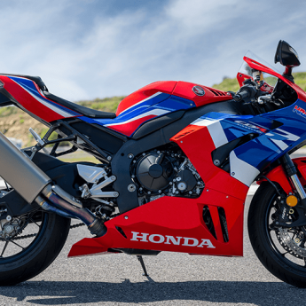 2022 CBR1000RR-R Image 1