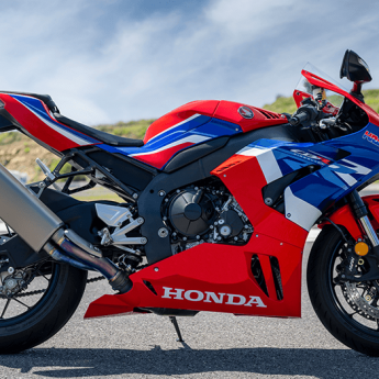 CBR1000RR-R Image 1