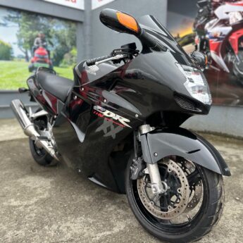 1996 Honda CBR1100XX Blackbird Image 2