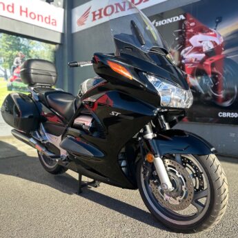 2011 HONDA ST1300 Image 6