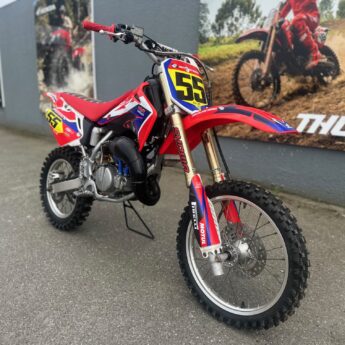 2005 HONDA CR85R Image 2