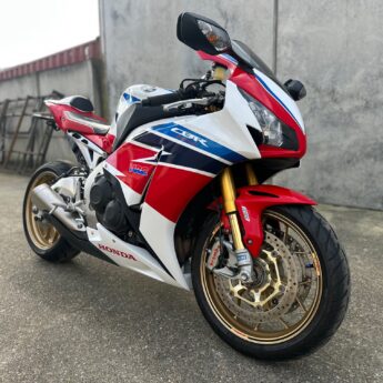 2014 HONDA CBR1000SP FIREBLADE Image 2
